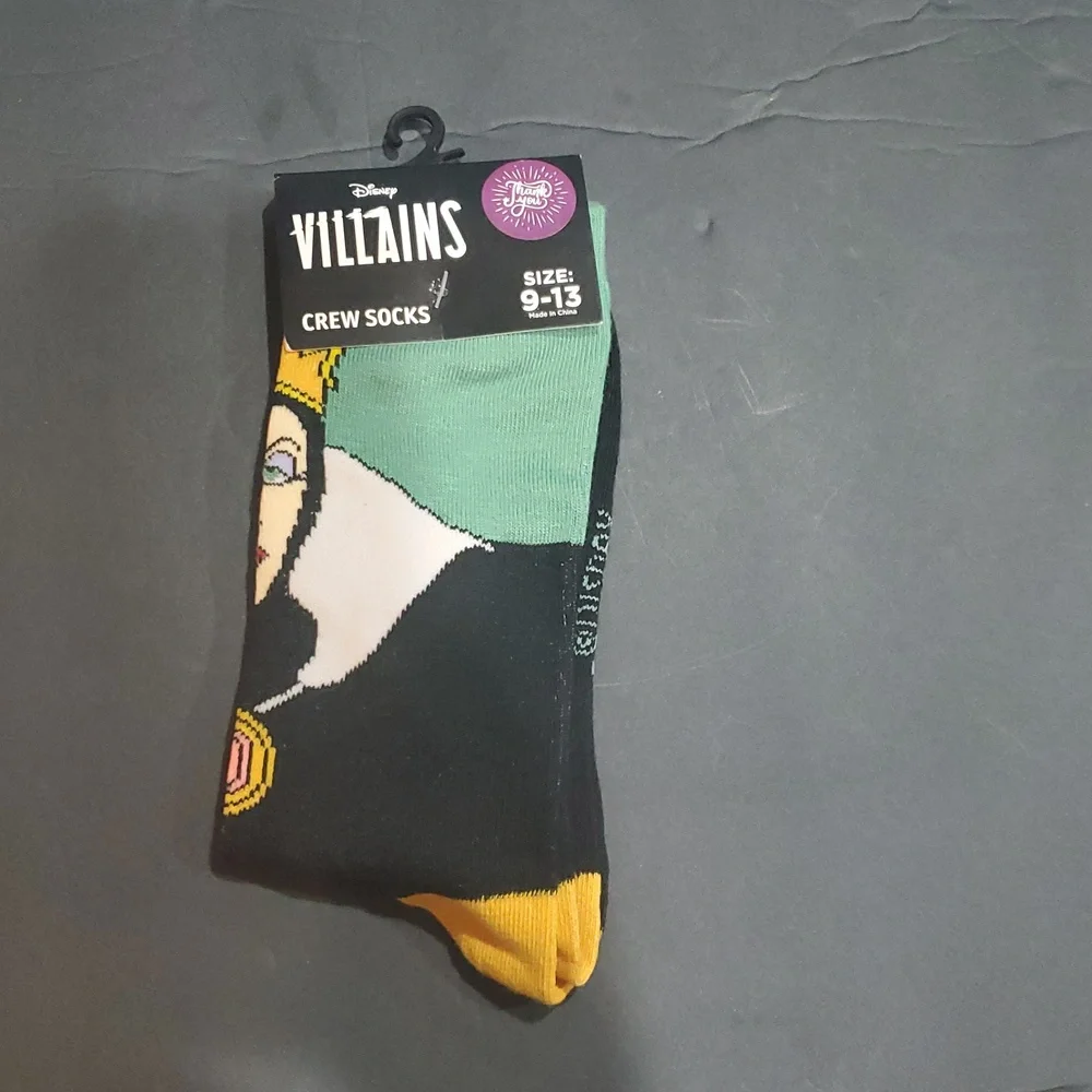 Disney's‎ Snowwhite the Evil Queen, Queen Grimhilde, crew socks, shoe size 9-13